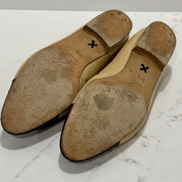 Authentic CHANEL Beige & Black Quilted Cap Toe Ballet Flats w/ Oval Accent Size - Picture 6 of 8